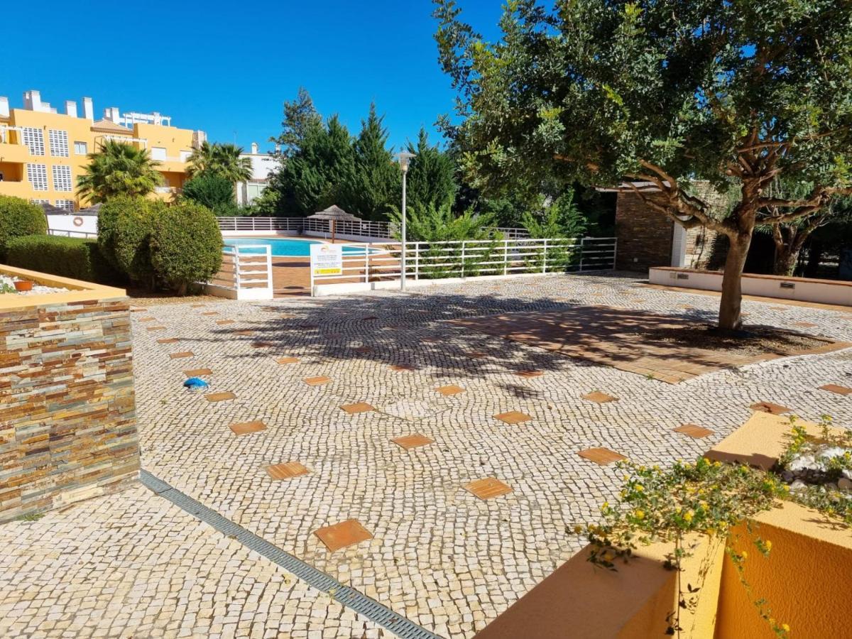 Marinho - 2 Bedroom 2 Bathroom Ground Floor Apartment With Communal Pool And Gardens Conceição エクステリア 写真